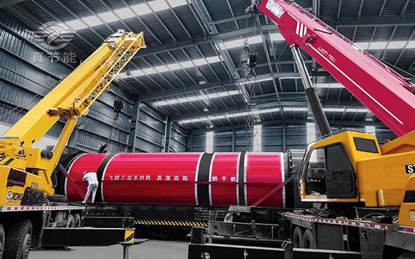 危廢污泥烘干機吊裝現(xiàn)場 危廢污泥烘干機吊裝現(xiàn)場